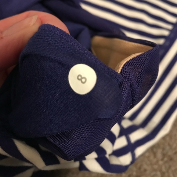 Lululemon scoop neck tank - Picture 2 of 2